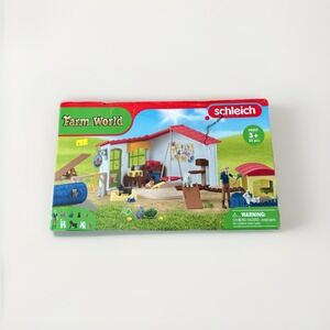 Schleich Farm World  42607 READ New In Open Box